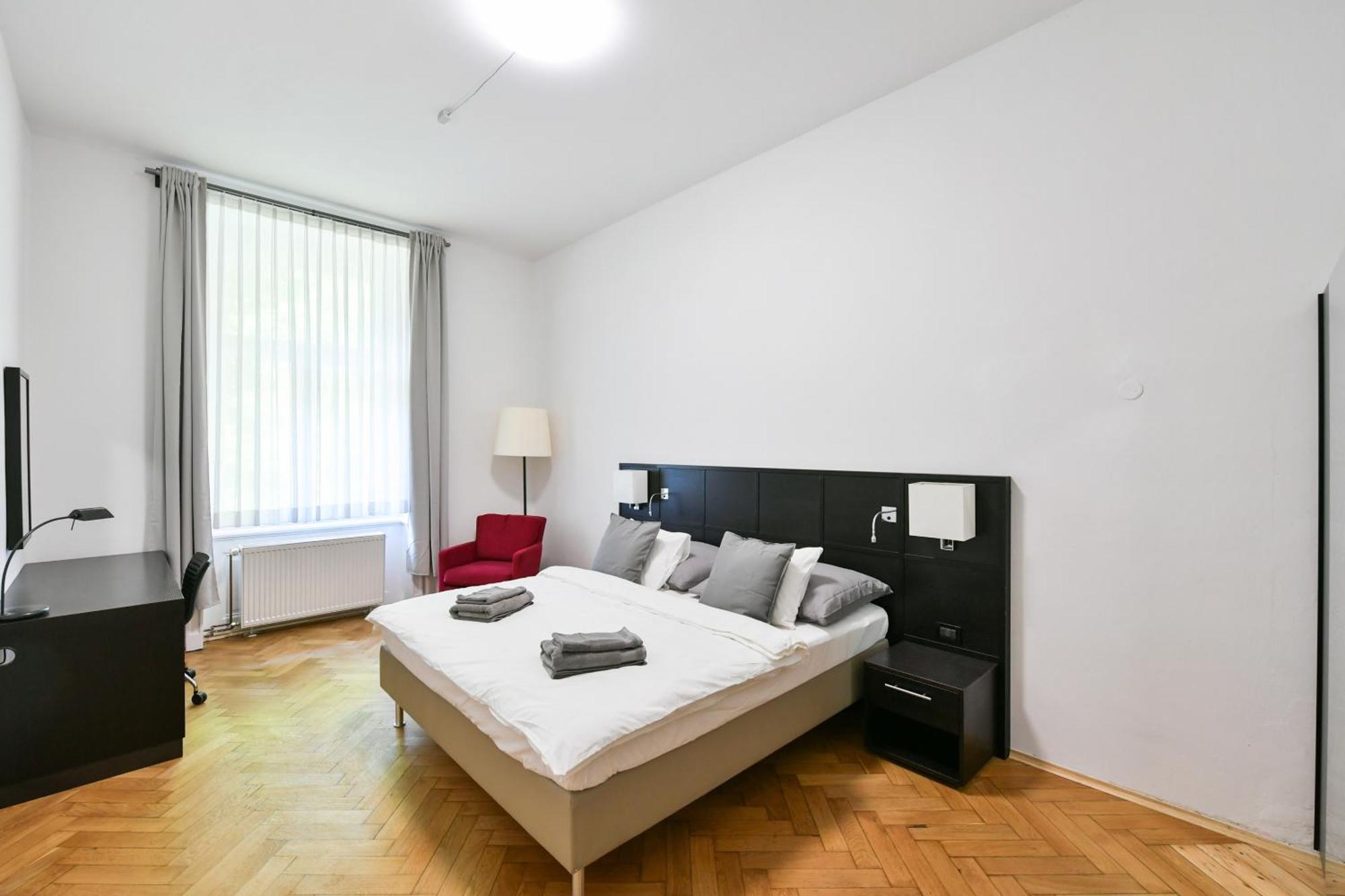 Wsp Petrin Garden Apartments Prag Exteriör bild