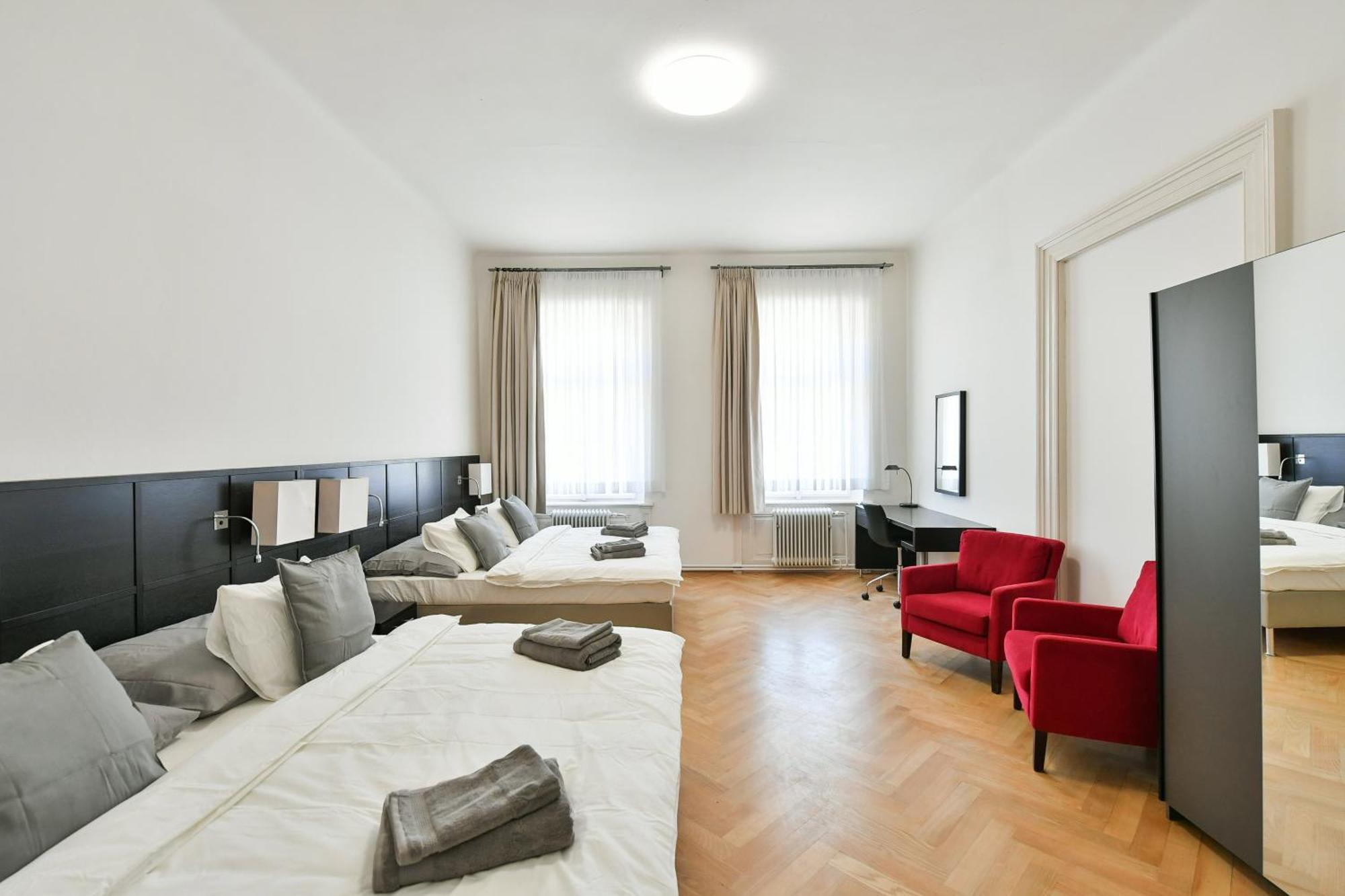 Wsp Petrin Garden Apartments Prag Exteriör bild